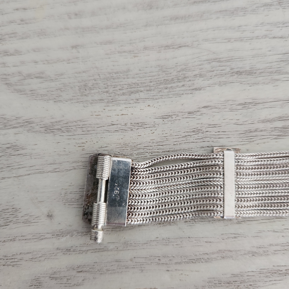 Intricate Bali Style Silver Bracelet with Blue Accent Stones - Picture 8 of 10